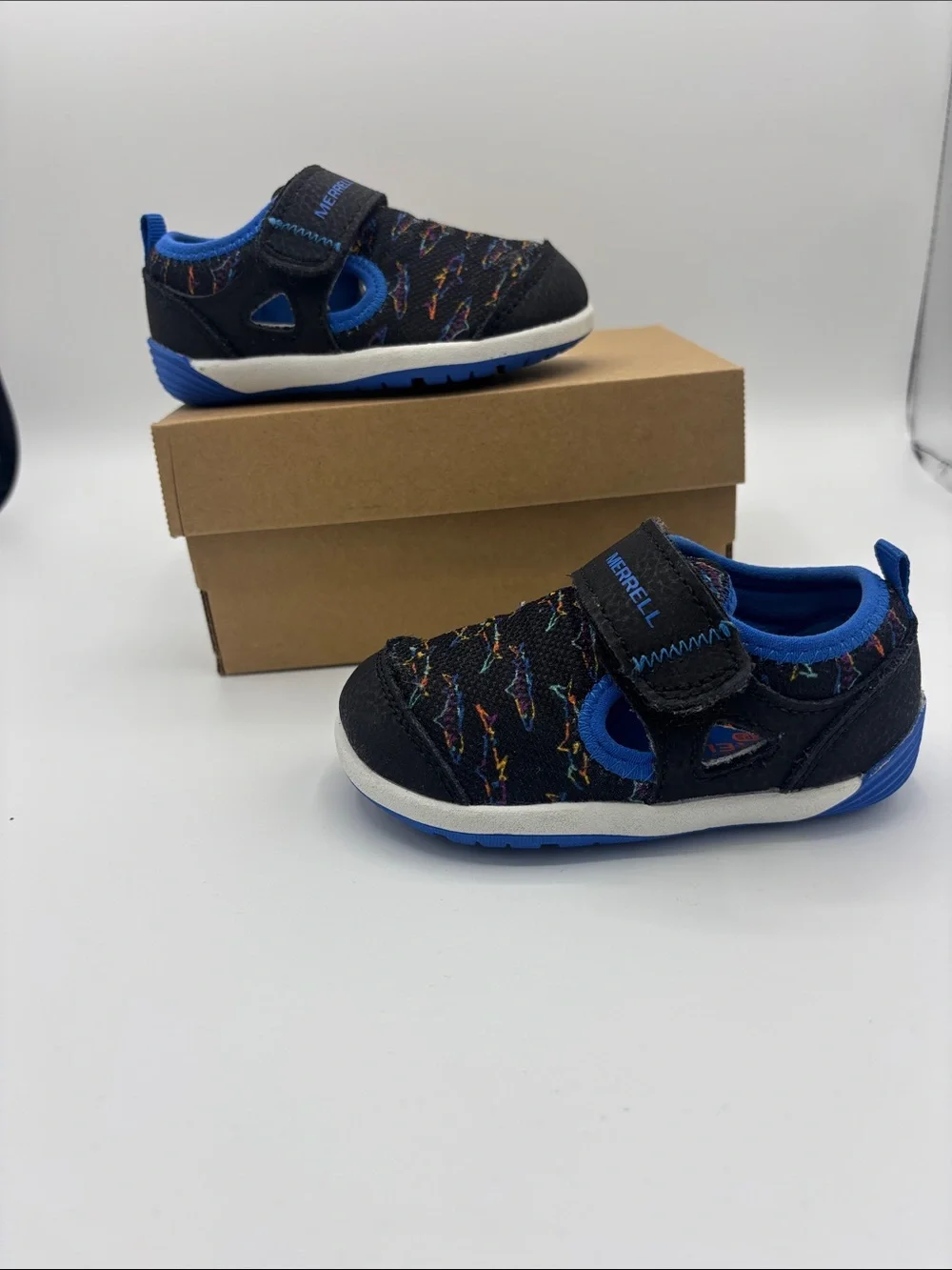 Merrell Toddler Velcro Blue/Black Water shoes with grip bottom. 4.5 & Runs wide!